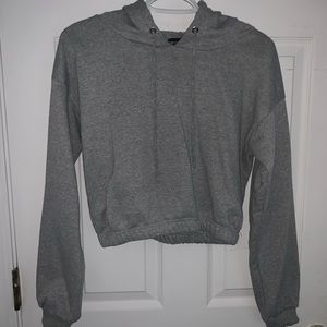 PrettyLittleThing Crop Sweatshirt